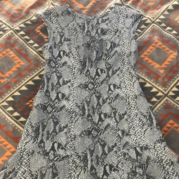 Ann Taylor - Picture 2 of 5